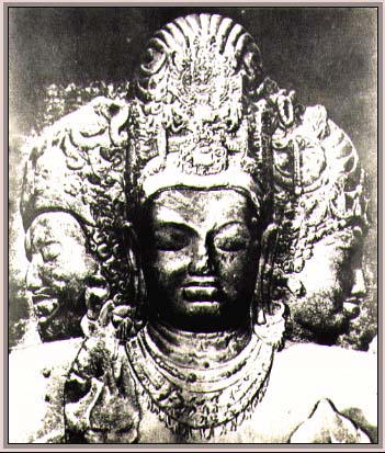 象岛石窟寺湿婆三面像