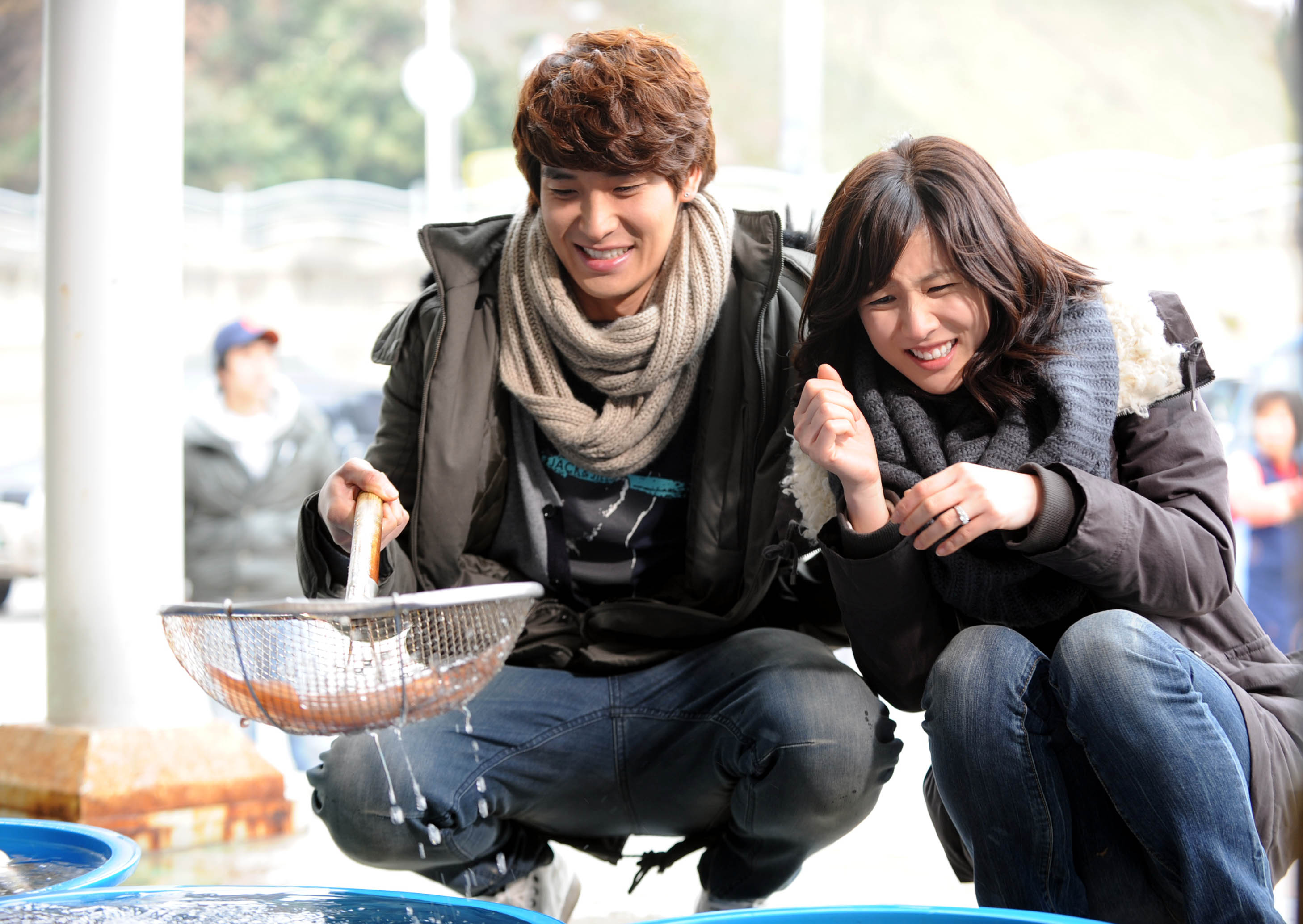  p>李秀景(         ),1982年3月13日出生于韩国,演员,毕业于 a