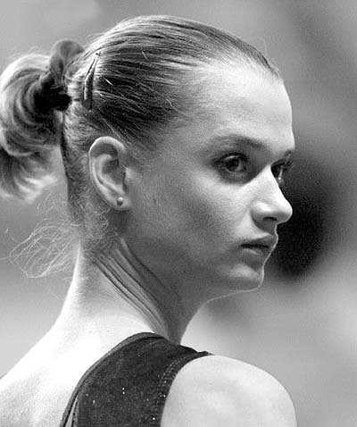  p>霍尔金娜1979年1月19日出生于 a href="#" data-lemmaid="125568">