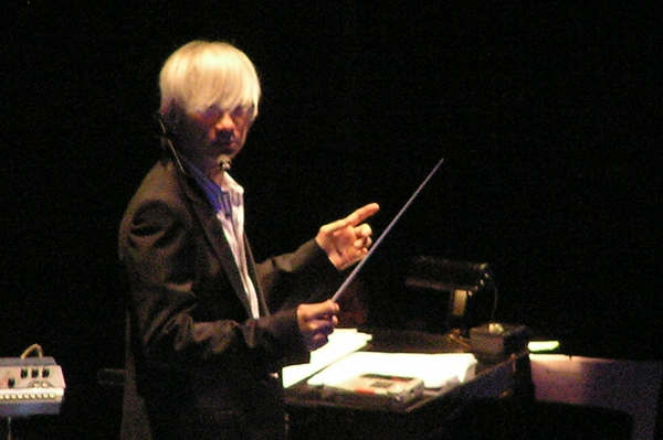  p data-id="gnzru4btii">徐日勤,1955年出生,中国香港作曲人,编曲