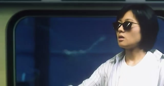  /p> p>1980年在街上被星探发掘,开始拍摄广告,17岁时进入演艺圈,参与