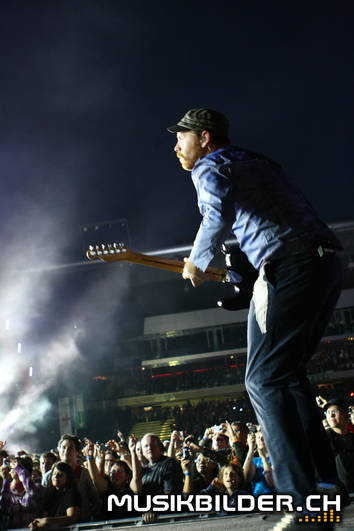  p>酷玩乐队 i>(coldplay) /i>,英国摇滚乐队,1996年成立于伦敦,由