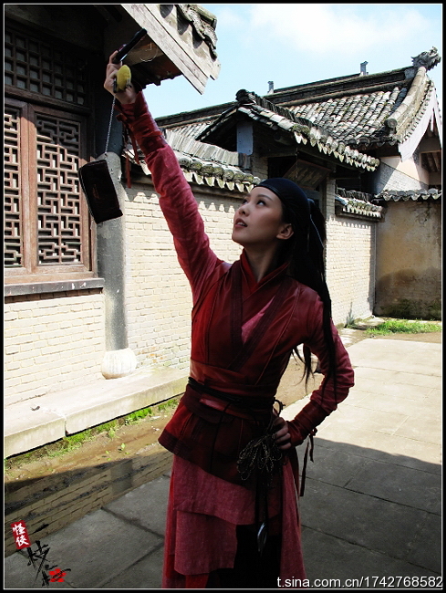  p>《怪侠一枝梅》是由 a target="_blank" href="/item/唐人电影国际