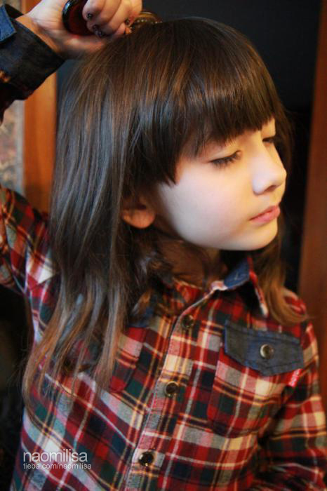 分别是naomi(中文:娜奥美,韩语:         )和lisa(中文:丽莎,韩语