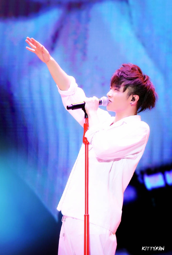  p>华晨宇,1990年2月7日生于湖北省十堰市,中国内地流行乐男歌手,作曲