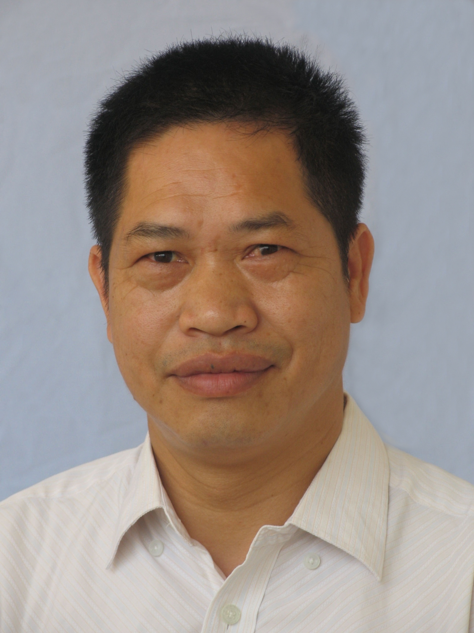  p data-id="gn4ymhhsun">陆韬,男,壮族,1965年12月出生,广西马山人.