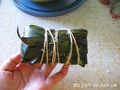  p>枕头粽是指形状似枕头一样的粽子.