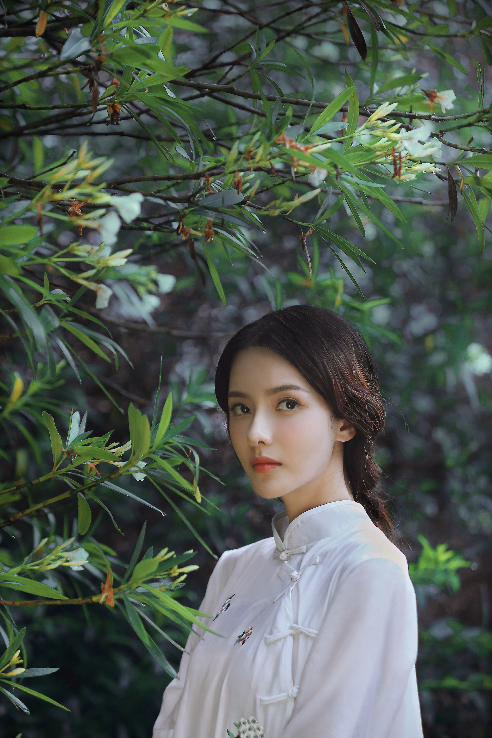  p>张芷溪(zhang zhi xi),本名张熙,1987年10月7日出生于甘肃省陇南市