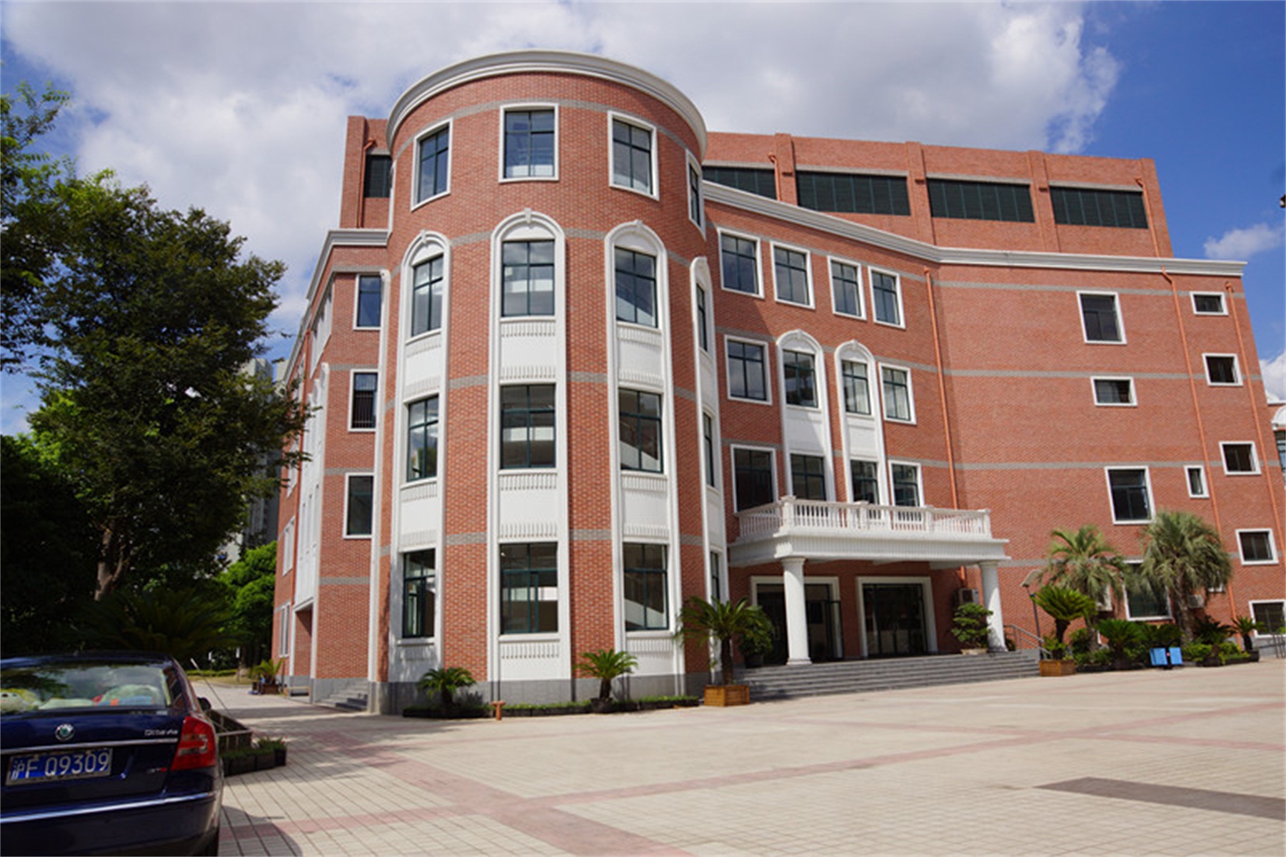 命名为 a href="#" data-lemmaid="15385090">上海市实验性示范性高中