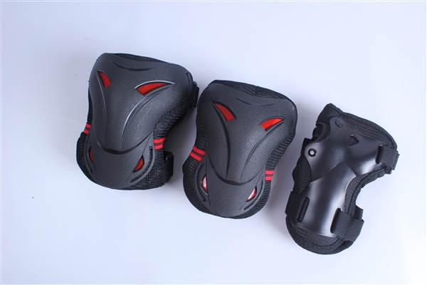 护具,是指保护运动中免受伤害的一种工具