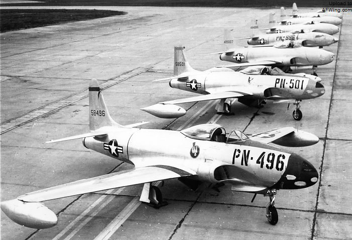  p>f-80战斗机(英文:f-80 shooting star,译文:f-80"流星",原本军用