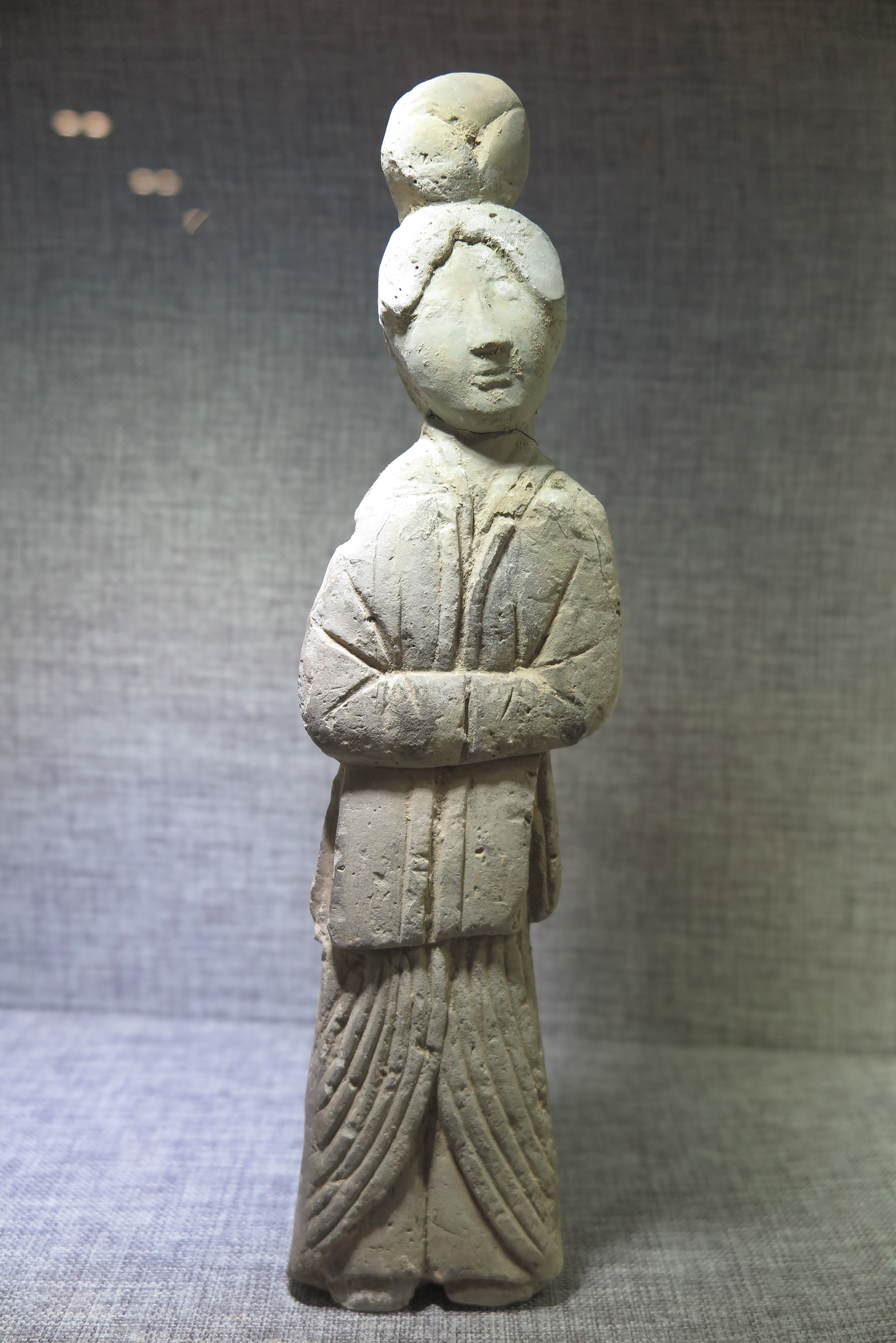  p>砖雕女俑 宋代(960年—1279年)山西 /p> p>brick carving woman