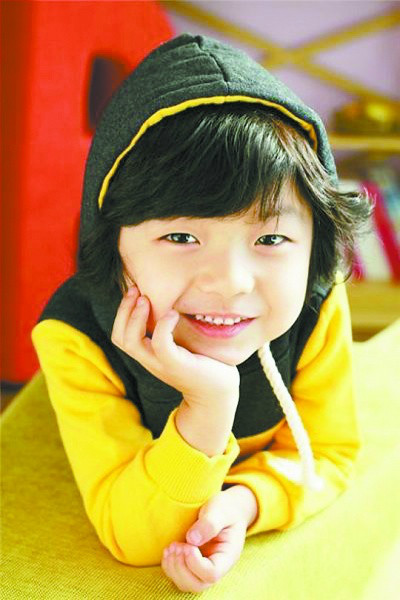  p>王锡玄,2003年6月2日出生于韩国,韩国男演员.