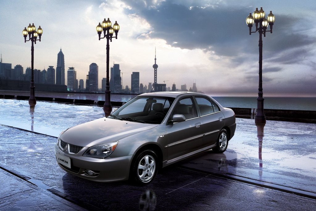  p>三菱蓝瑟是东南汽车推出的三菱车标轿车,属国产车,市场定位在 a