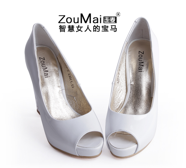 经过几年的发展现已成为中国十大女鞋品牌之一;zoumai走麦 -- 引领