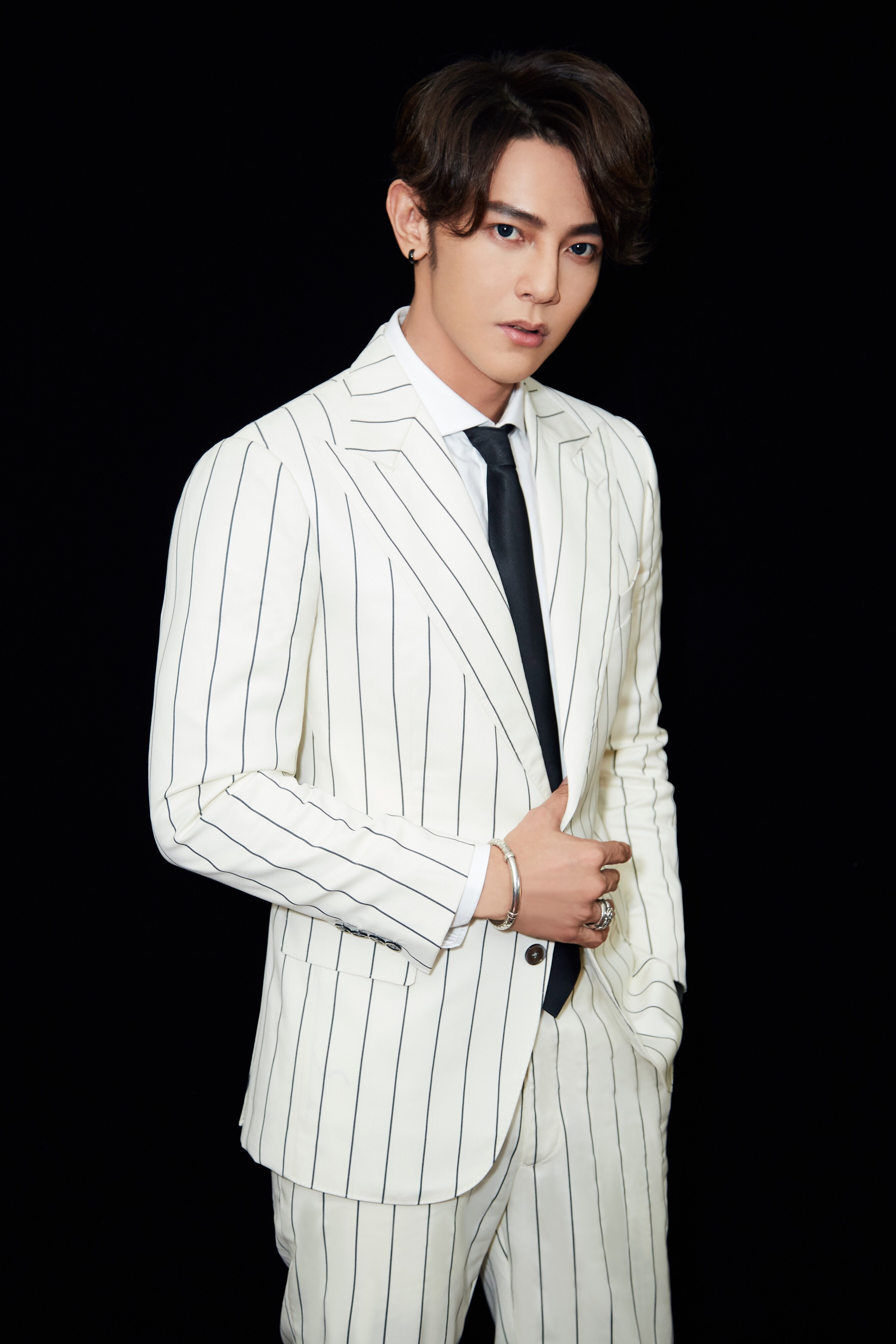  p>汪东城 i>(jiro wang) /i>,1981年8月24日出生于台湾省台北市,中国