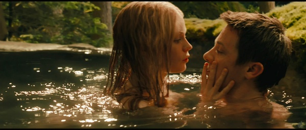 女巫猎人》是一部融合了3d动作恐怖冒险黑色幽默电影,改编自《 a data