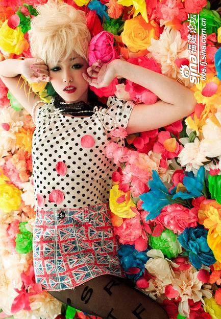  p>蜷川实花( i>ninagawa mika /i>),1972年10月18日出生于日本,女性