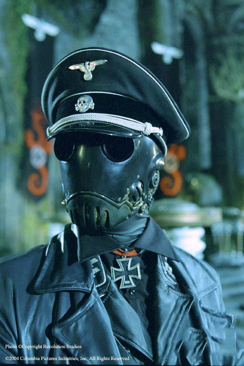 影片由 a href="#" data-lemmaid="3772479">吉尔莫·德尔·托罗 /a>