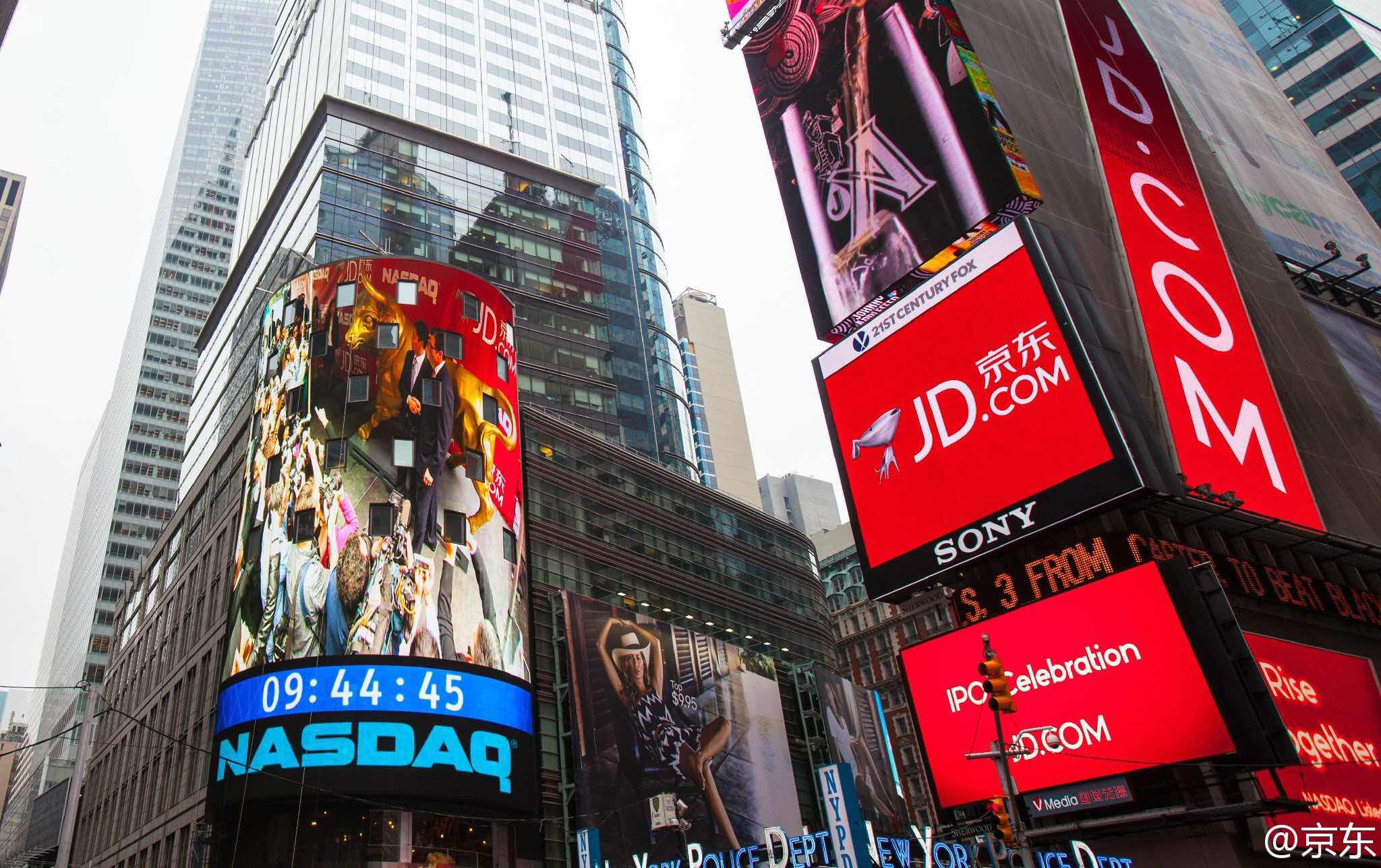 一万块钱就能上纽约时代广场？证明你爱我的时候到了_百科TA说