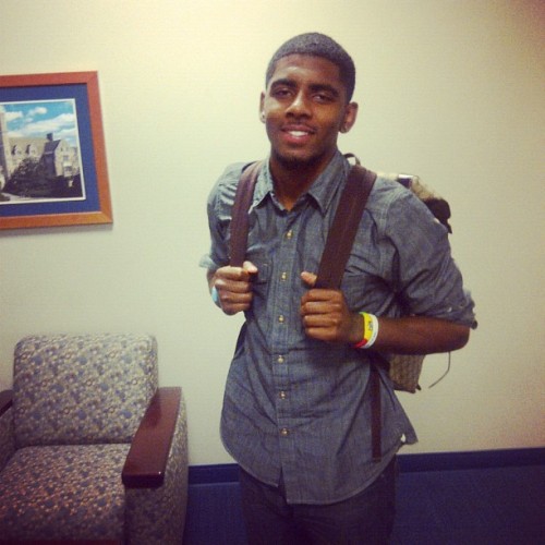  p>凯里·欧文(kyrie irving),1992年3月23日出生于 a target="_blank