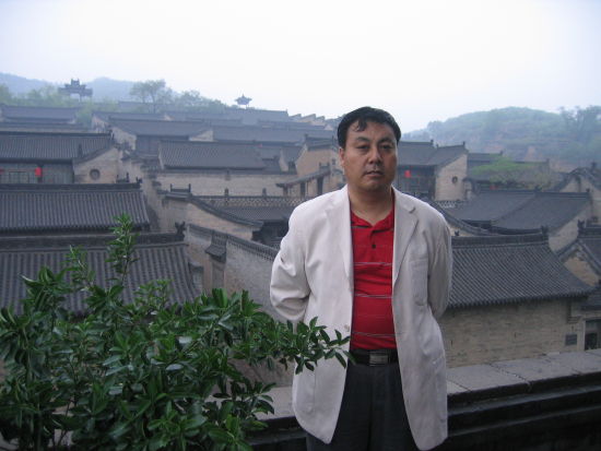 data-id="gnbao4n5qz">马如龙,男,汉族,斋号竹明轩,1965年3月生于甘肃