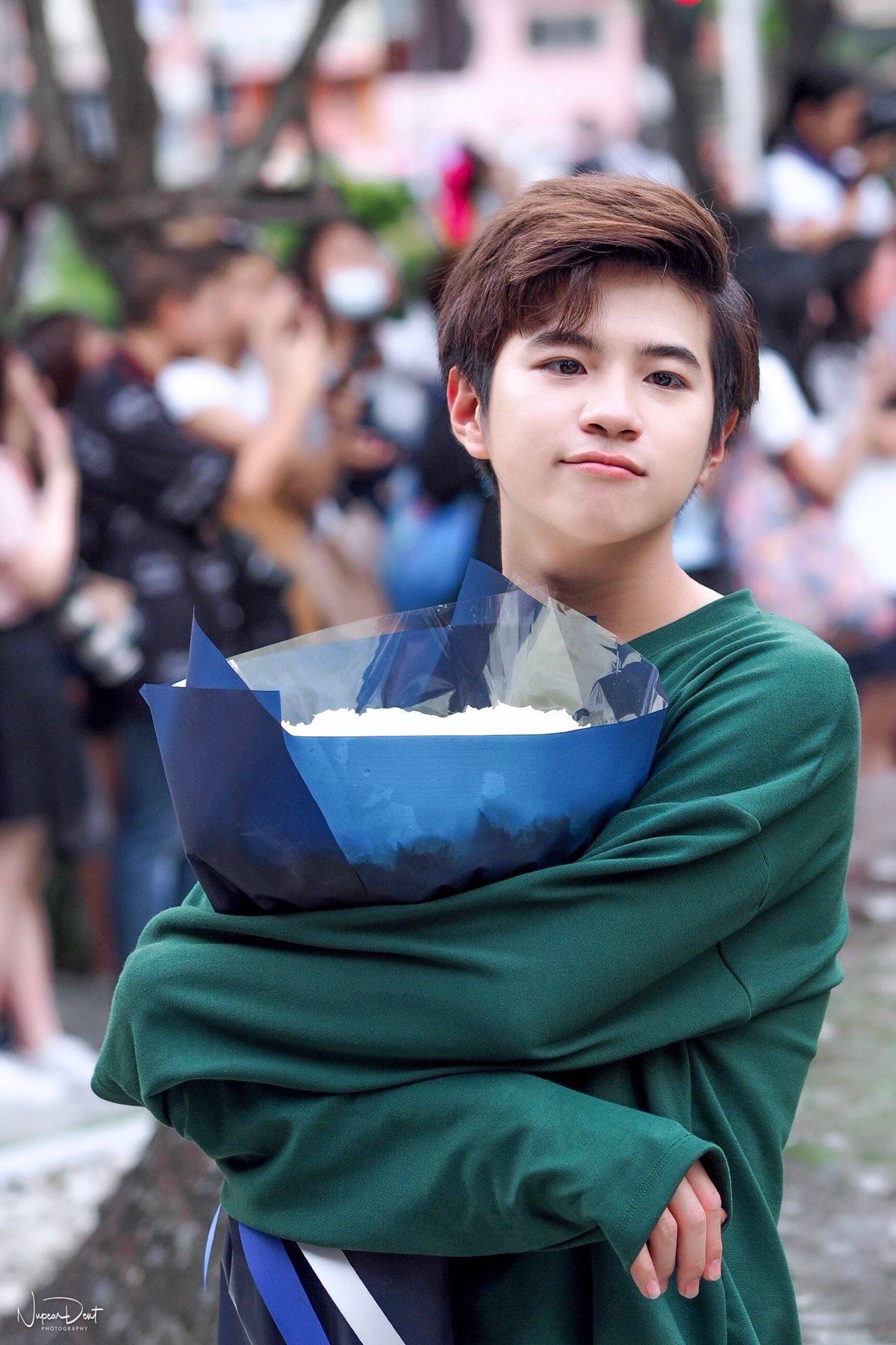  p>拉塔维·吉沃叻拉(plan),1997年2月19日出生于泰国,泰国男演员 