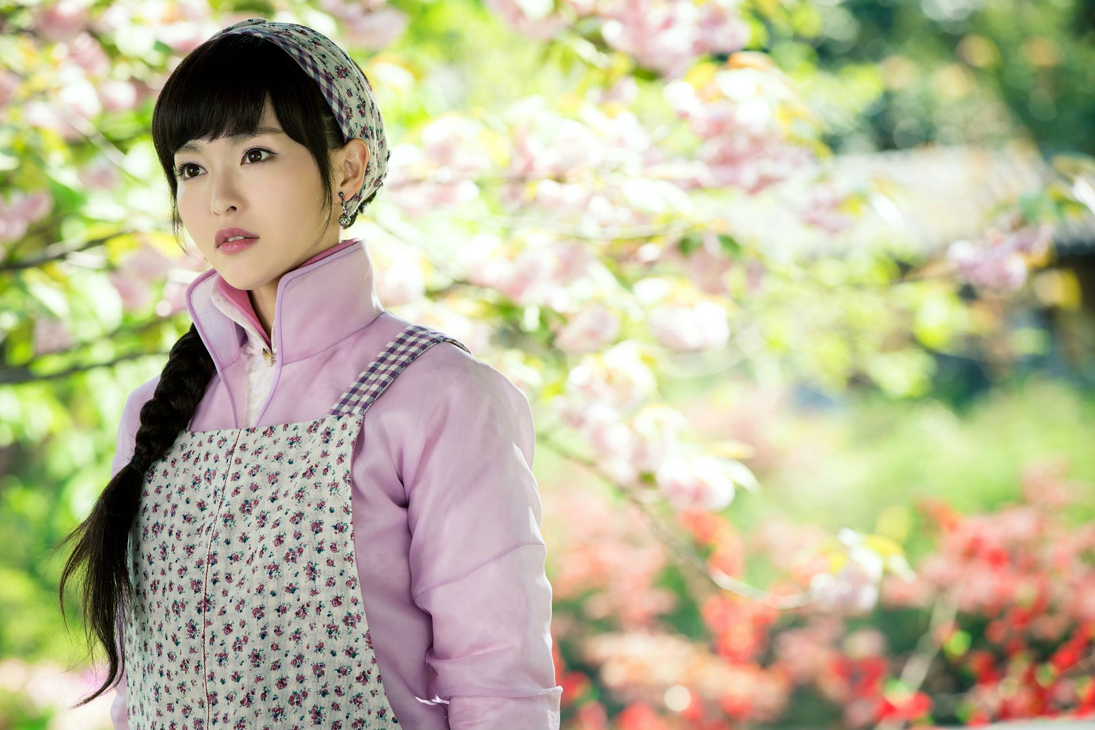  p>唐嫣(tiffany tang),1983年12月6日出生于上海市黄浦区,毕业于中央
