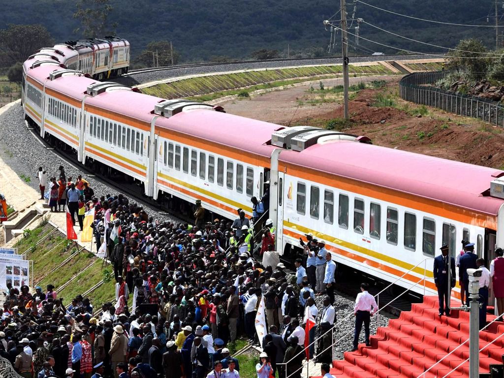  p>内马铁路(nariobi-malaba railway),全称"内罗毕至马拉巴标轨铁路"
