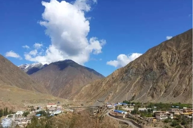  /p> p>位于西藏自治区昌都市芒康县西部,北邻如美村.