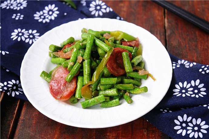 豆角炒腊肠
