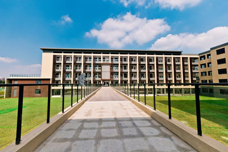  p>镇江心湖高级中学 sup data-ctrid="z1jd2p1">1 /sup>( a target="