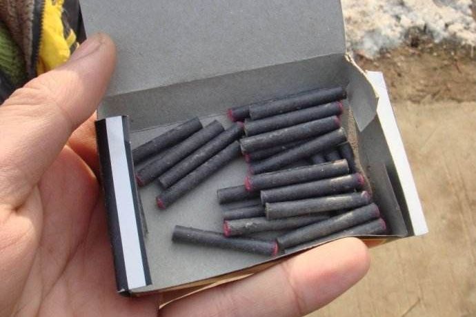  p>擦炮又名刮炮,是鞭炮的一种,没有 a target="_blank" href="/item