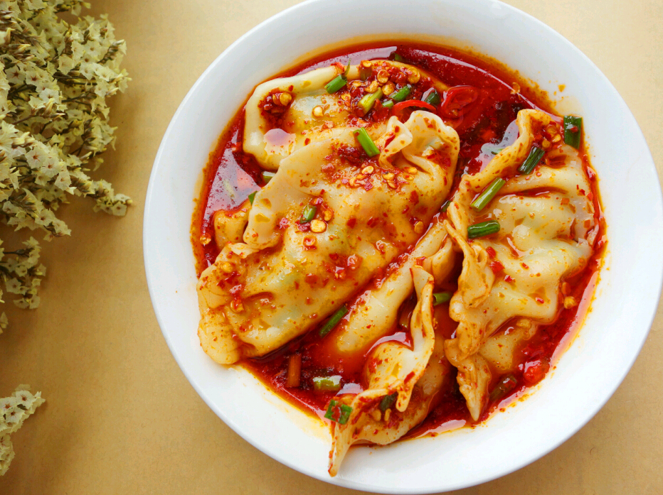 红油酸汤饺子
