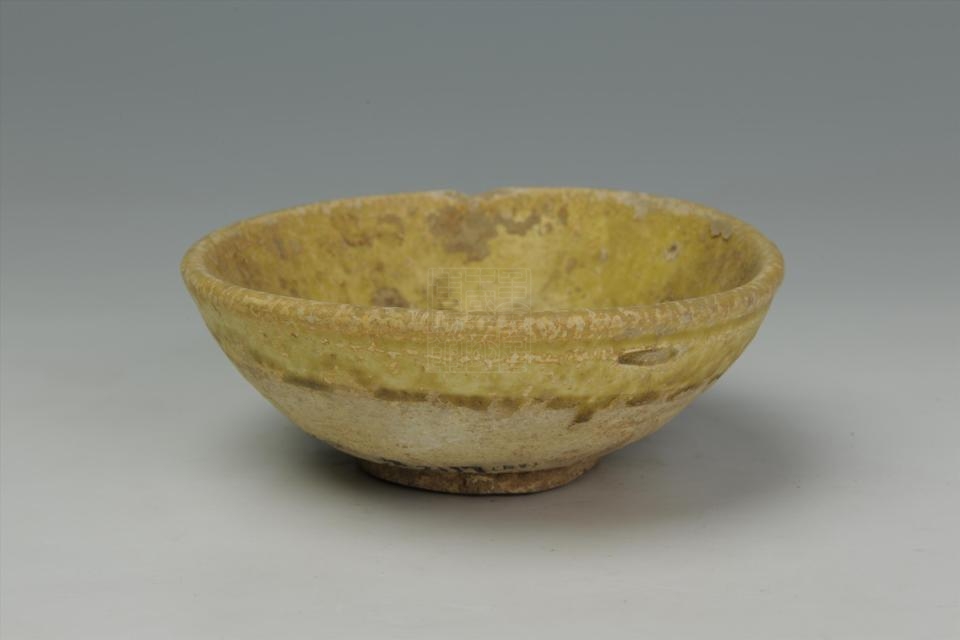 唐黄釉陶碗