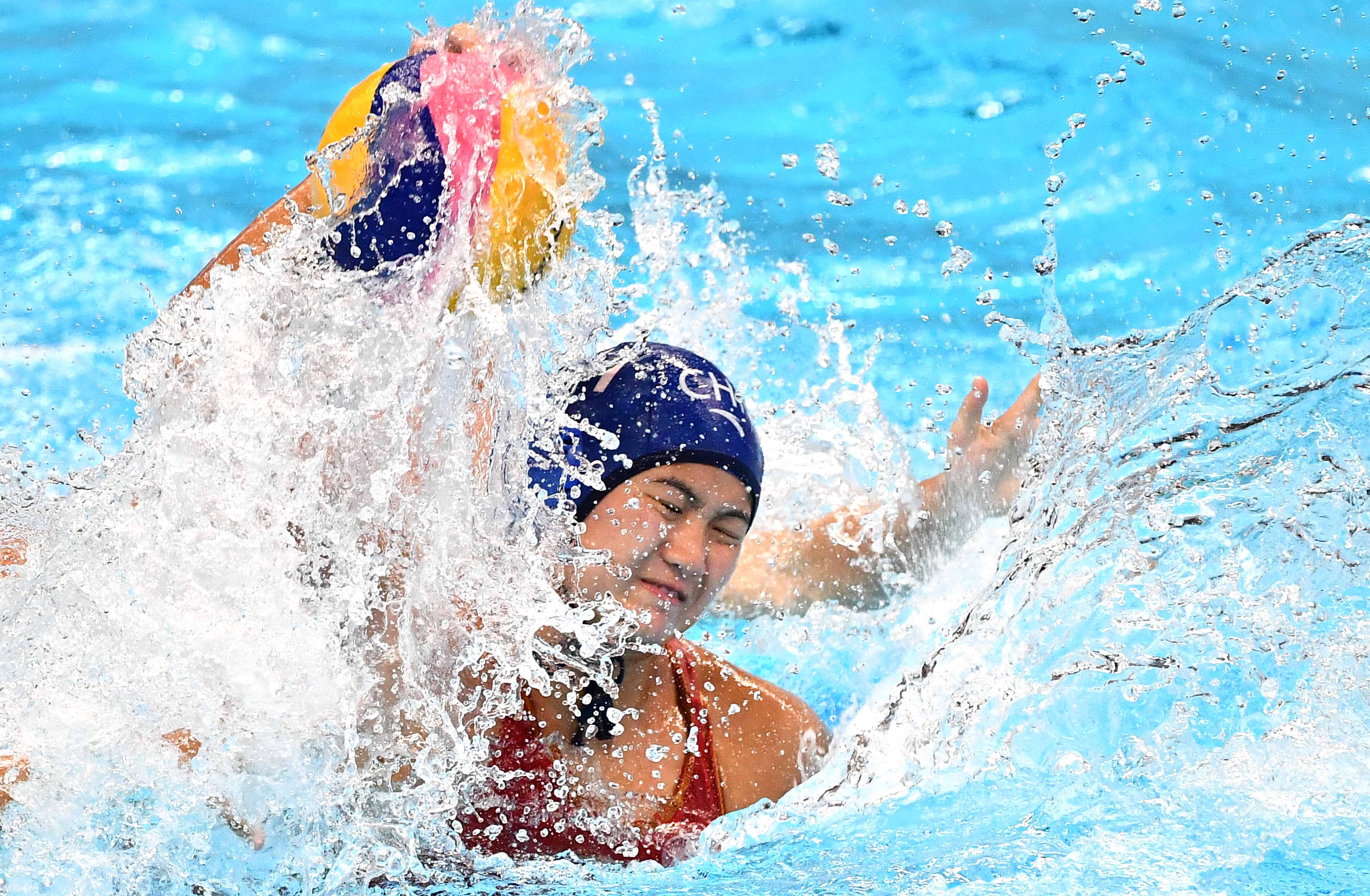 毕业于广西师范大学,中国女子水球运动员,效力于广西女子水球队