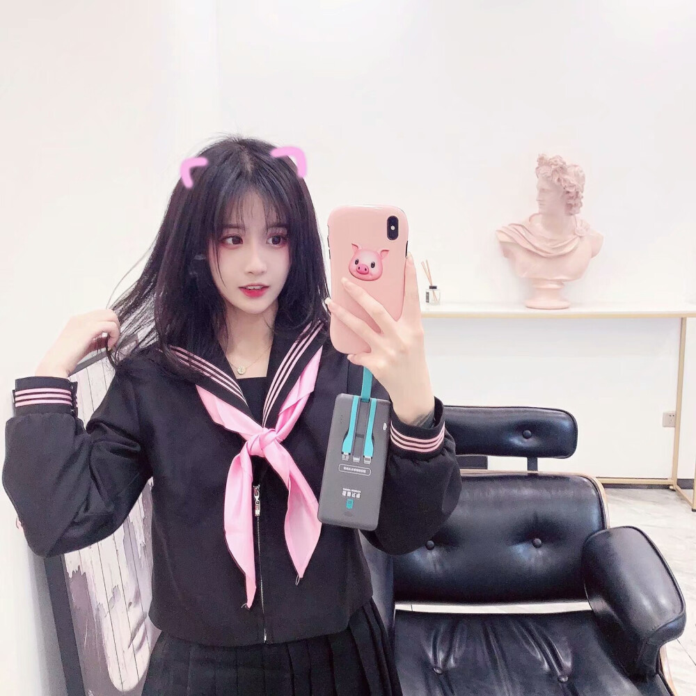  p data-id="go06w20g2d">杨清柠,女,本名杨