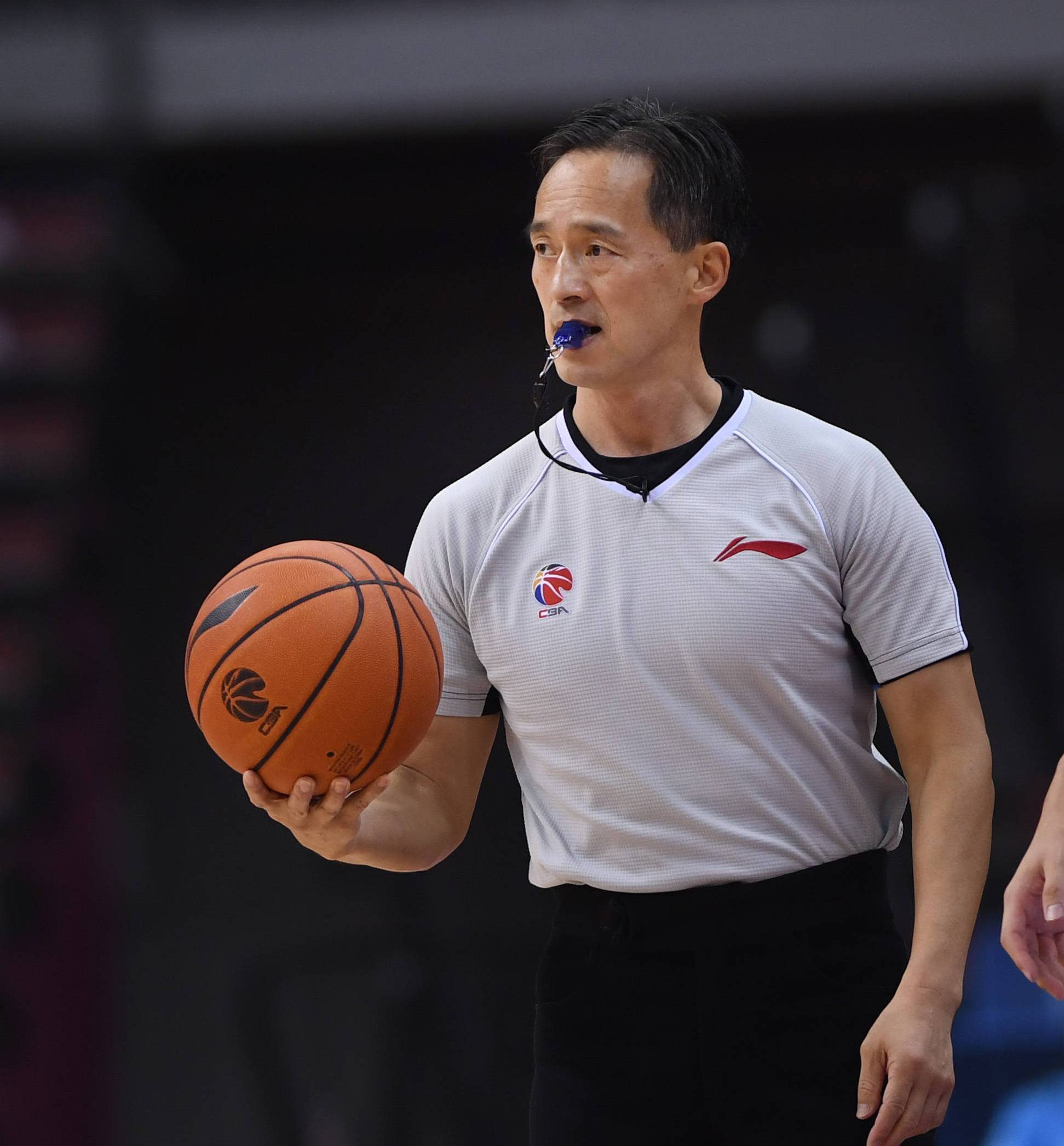  p data-id="gnblj8jxbc">胡吉,1972年2月出生,中国篮球裁判员,国际级