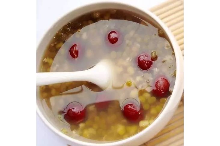 红枣银叶绿豆汤