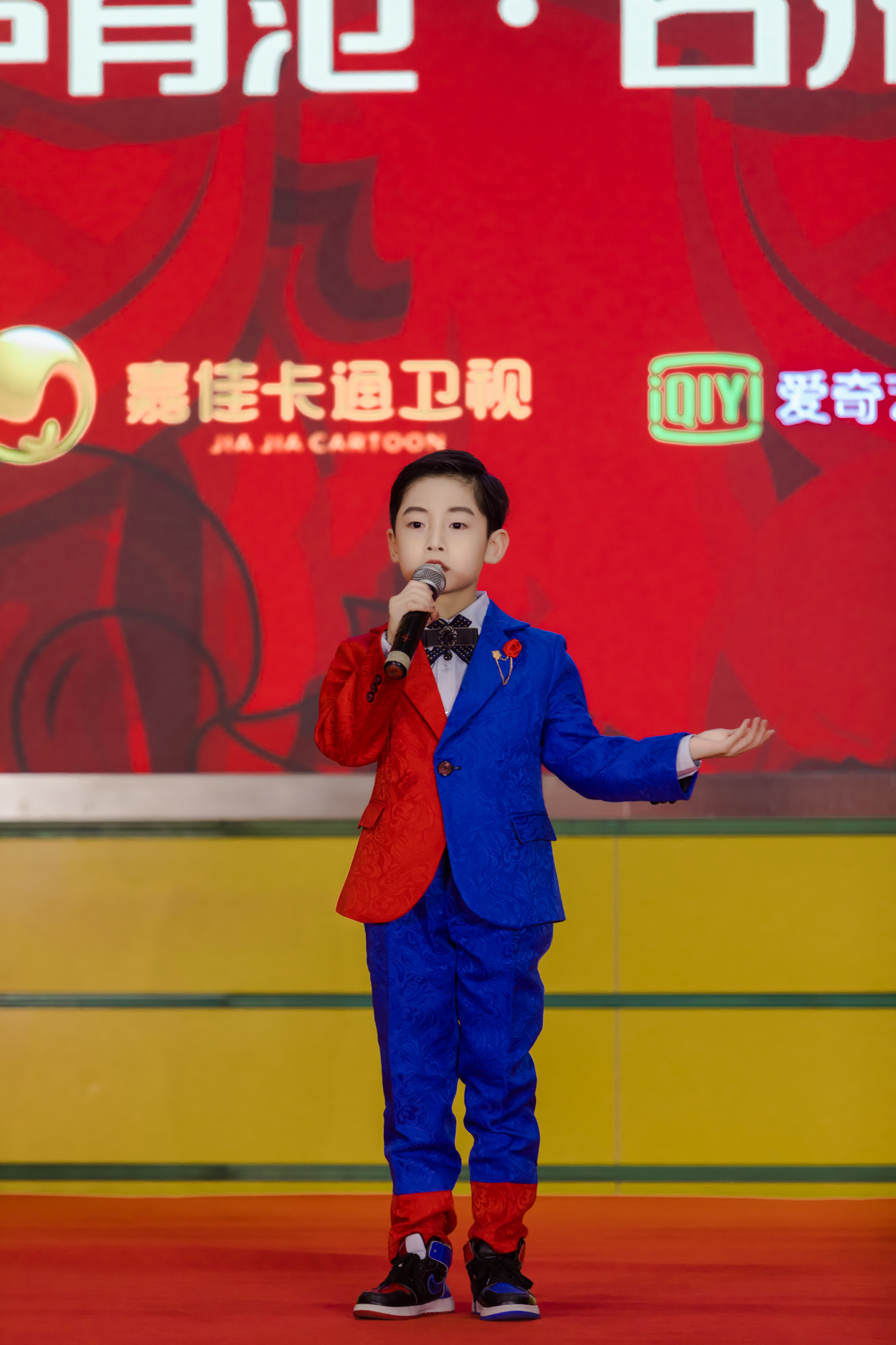 中国籍,男, span class="psl-tag">2013年 /span>出生于上海,温岭人