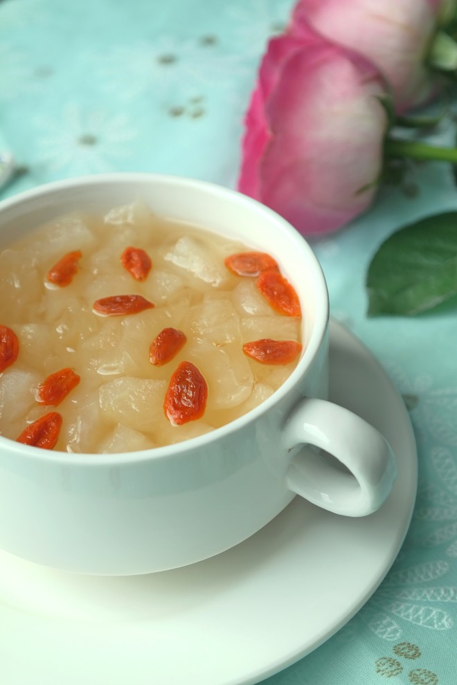 冰糖雪梨银耳糖水