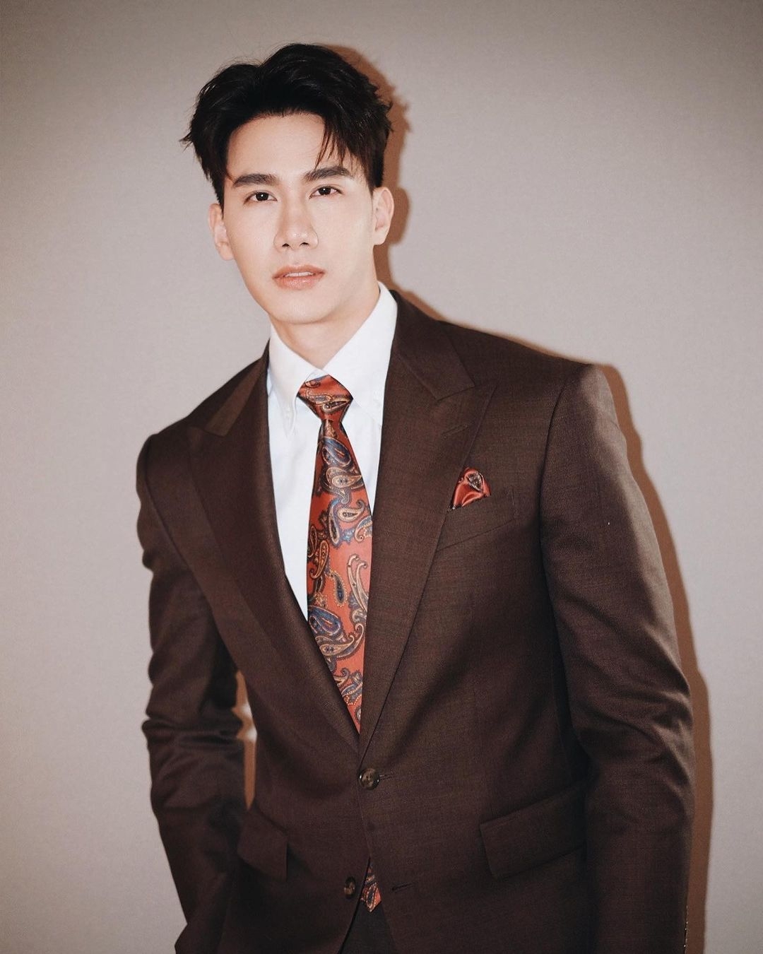  p>帕贡·塔纳瓦林柴(tul),1992年10月8日出生于泰国曼谷,泰国男演员