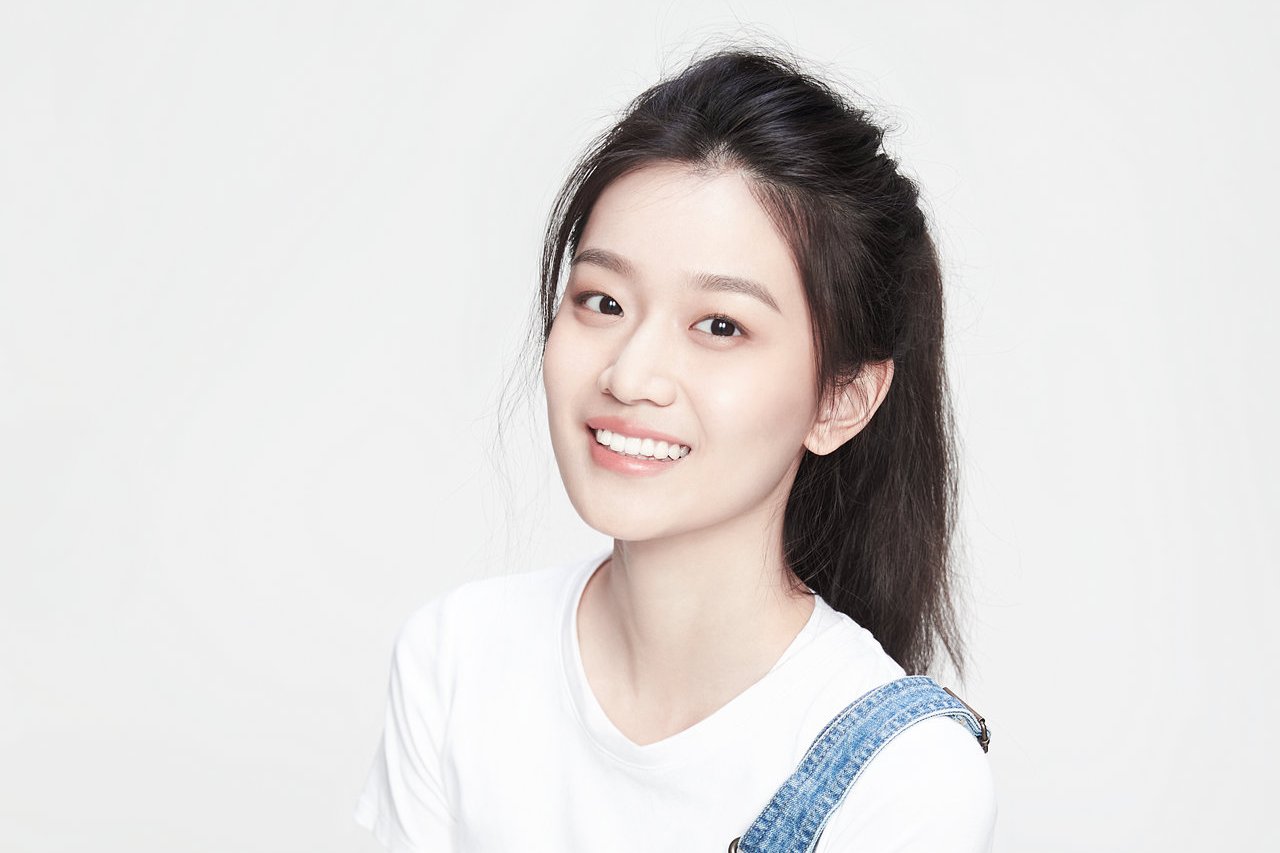  p data-id="gncpc0awvh">郑水晶,1994年7月25日出生于浙江省杭州市