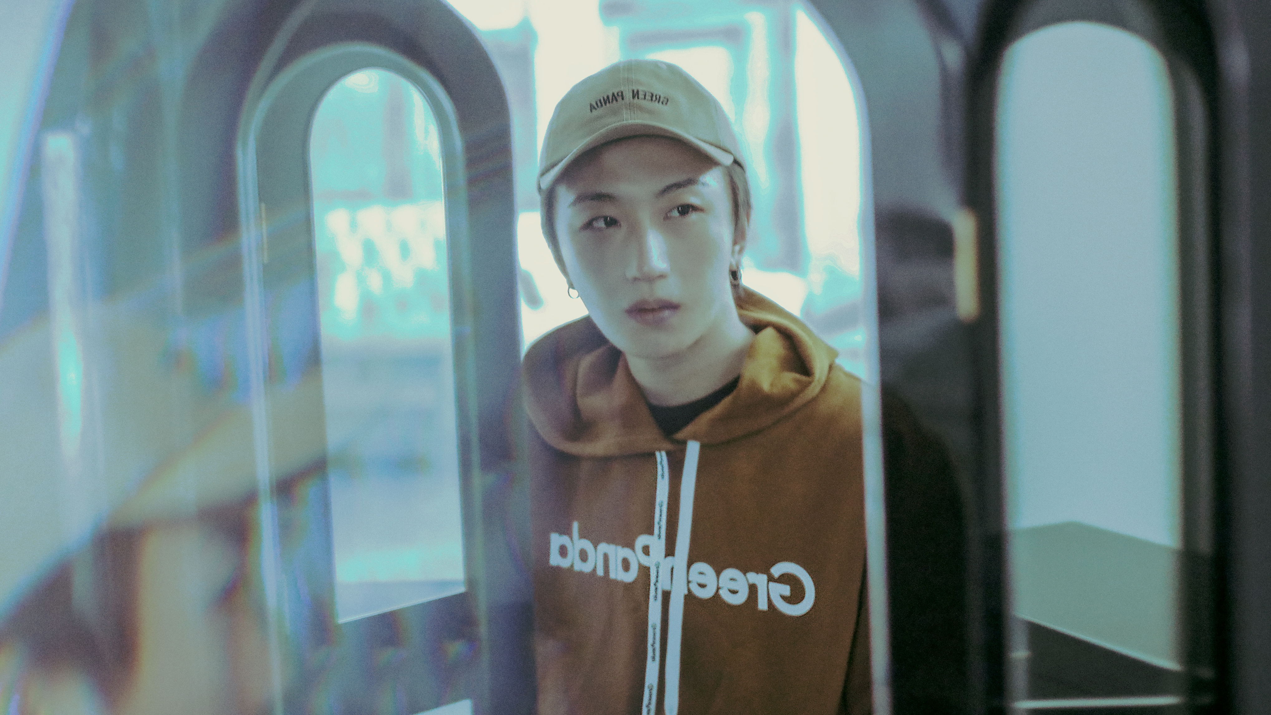  p>kc(左元杰),1995年12月5日出生于广东省广州市,毕业于华东政法大学