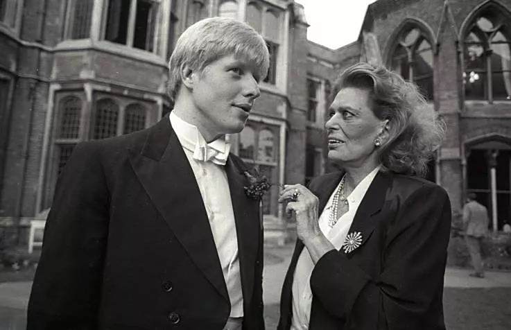  Johnson, then chairman of the Oxford Debate Club, was talking with the then Greek Minister of Culture.