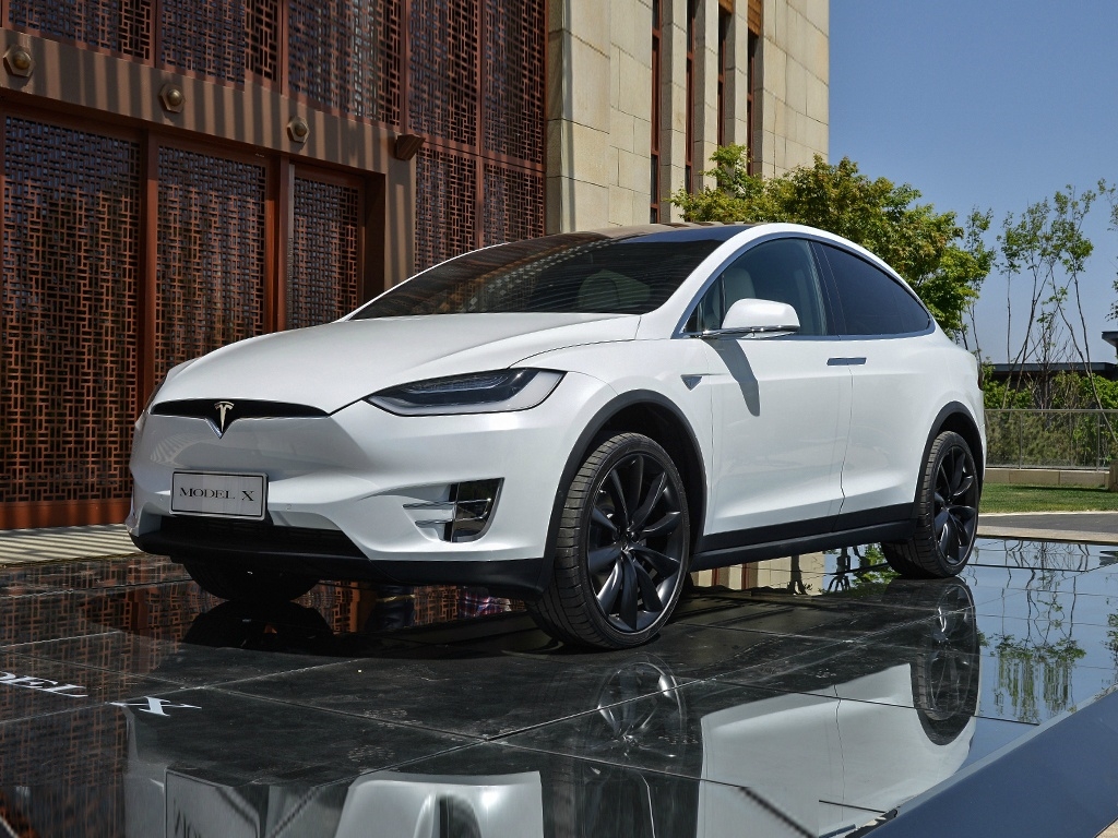 data-lemmaid="2984315">特斯拉 /a>model x是特斯拉研发的一款suv