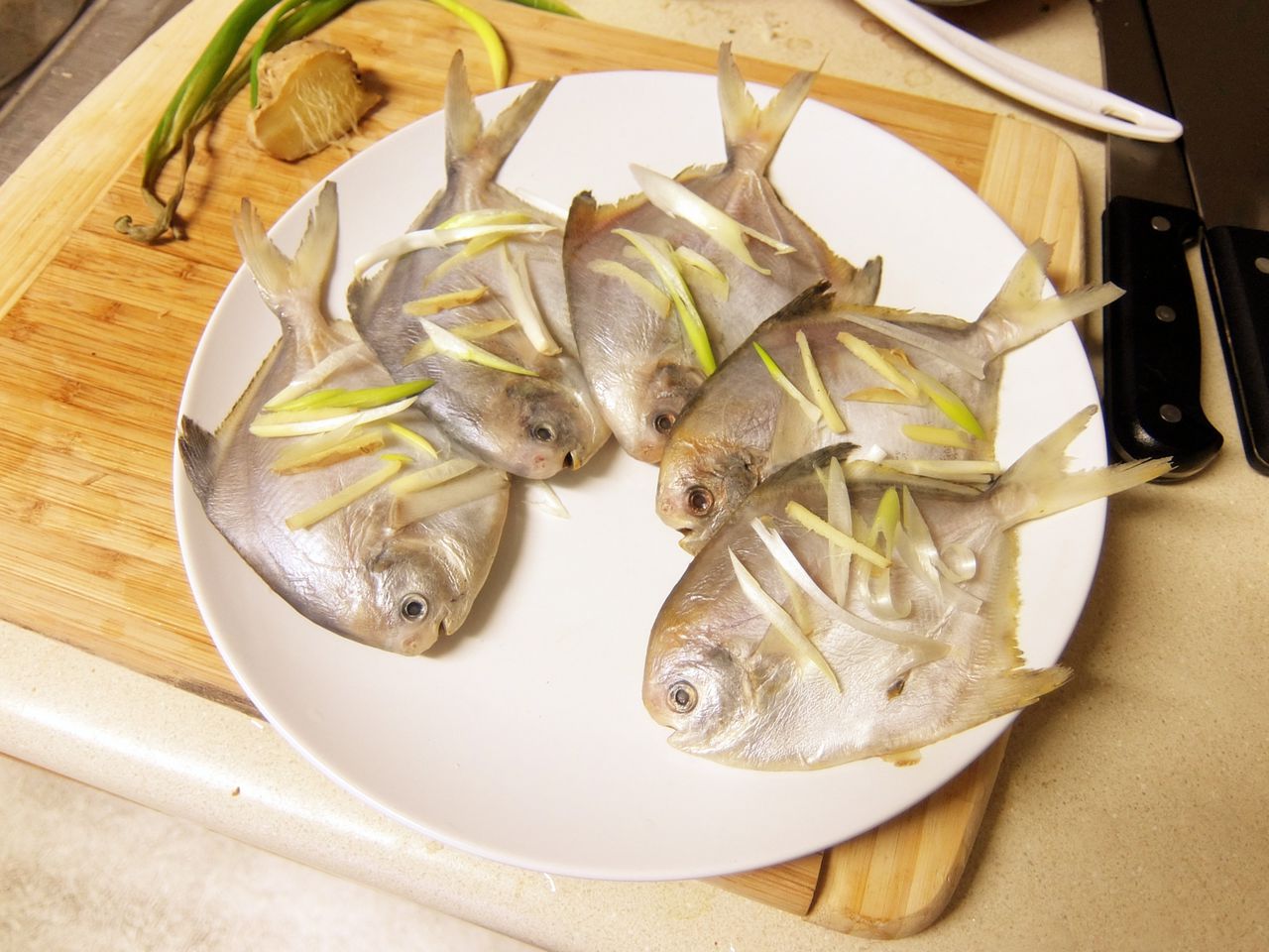 清蒸小鲳鱼