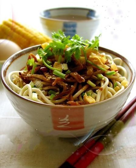  p data-id="gnwgdex5sg">桃花面是湖北孝感市传