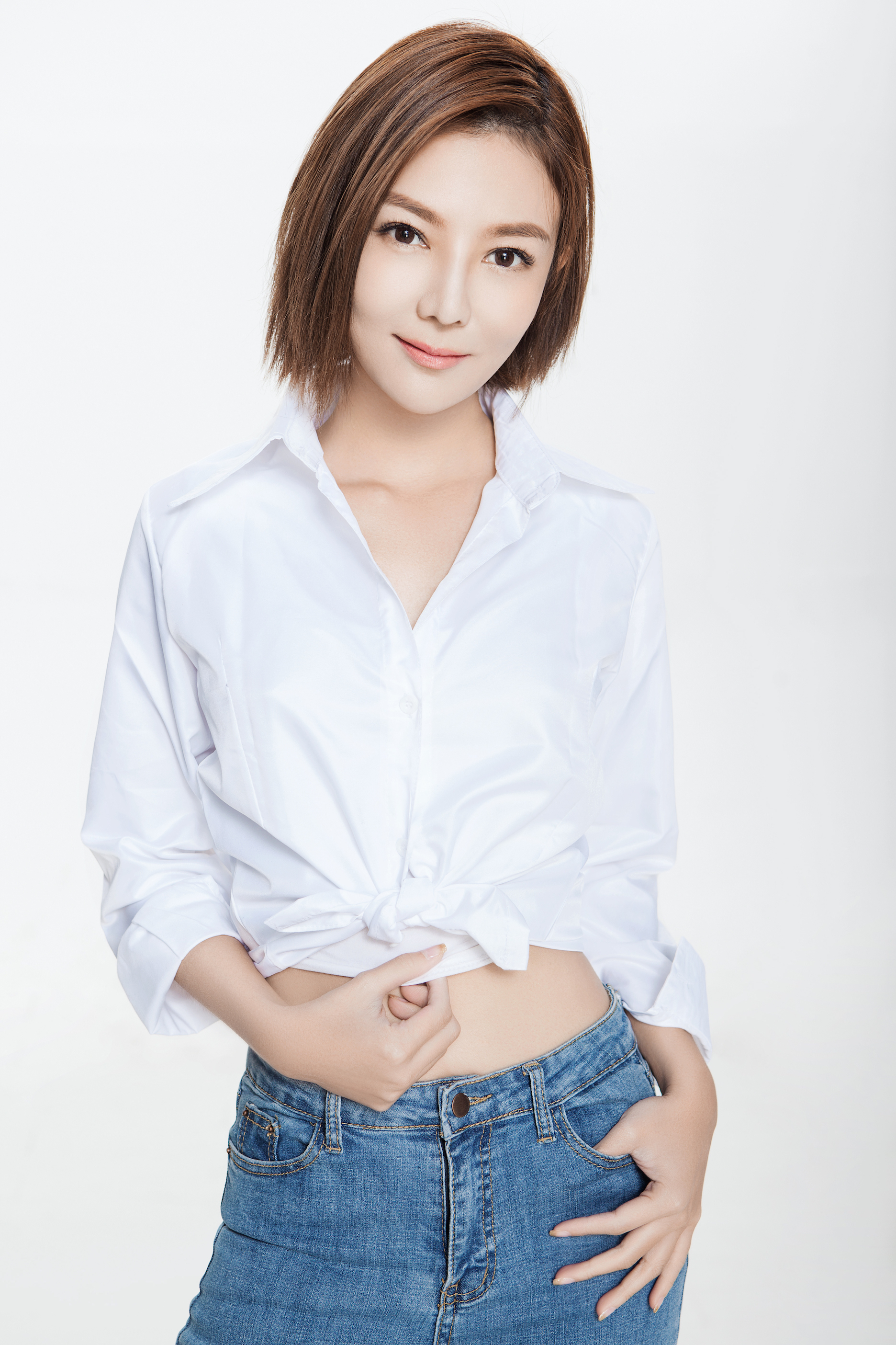  p>童冰玉(chris tong),6月14日出生于马来西亚,影视演员,主持人,歌手