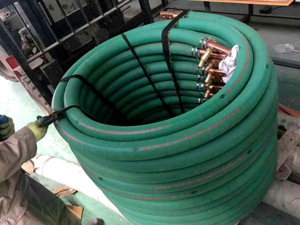  p>水冷电缆(英文名称:water cooled cable,俗称水电缆)是一种中空通